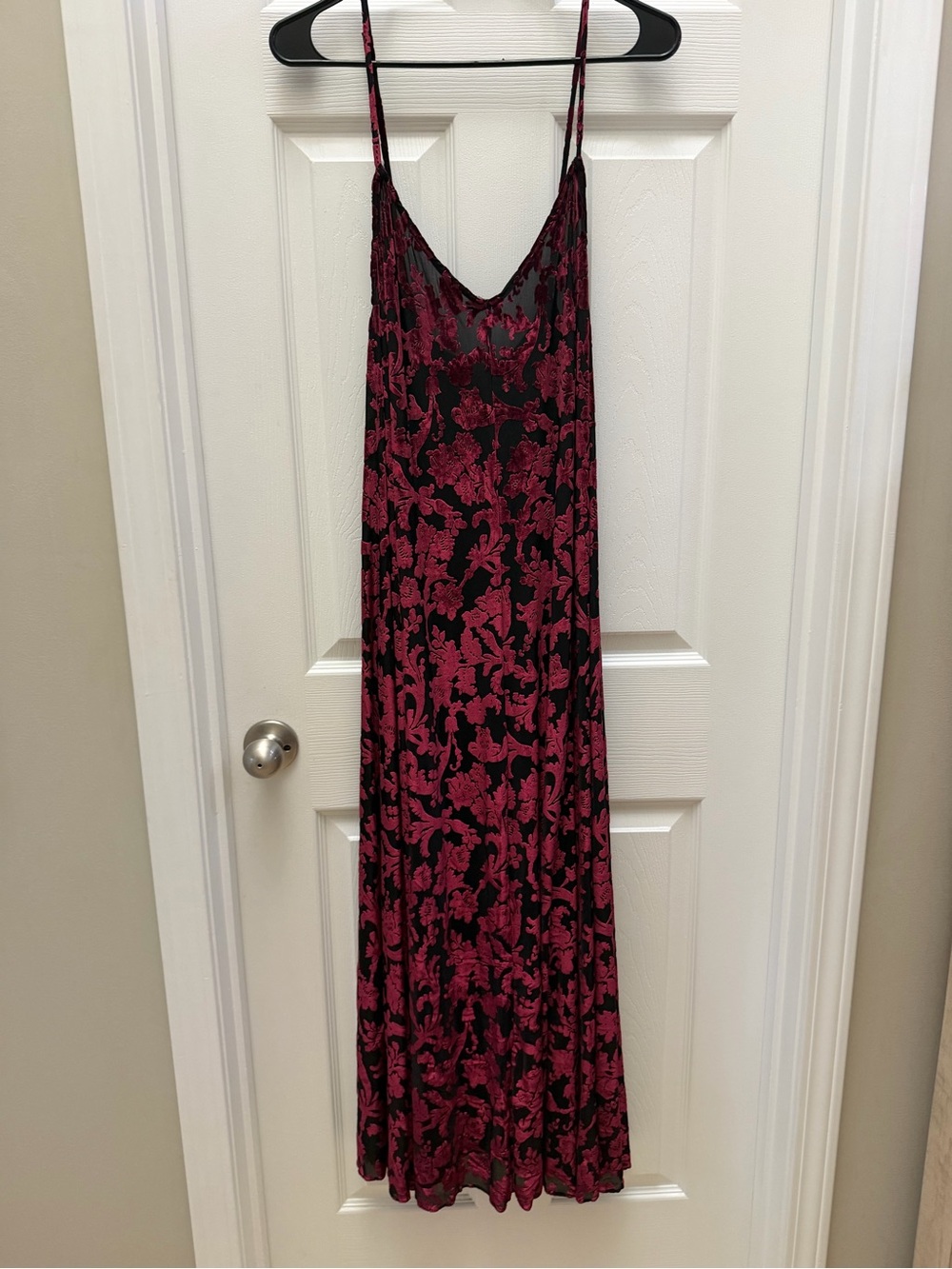 Free People Intimately Black & Burgundy Velvet Floral Maxi Slip Dress Size XS